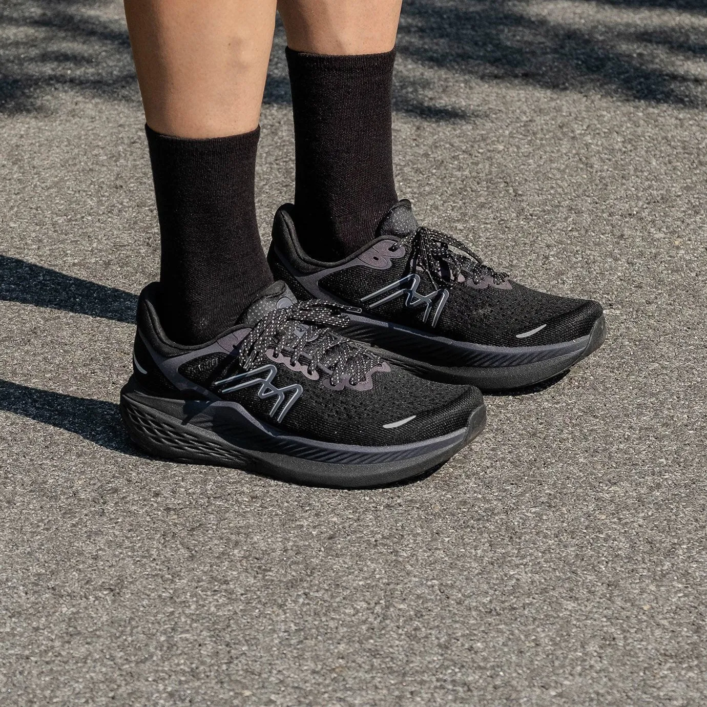 WOMEN'S MESTARI RUN 1.5 - BLACK / BLACK,Women Shoes