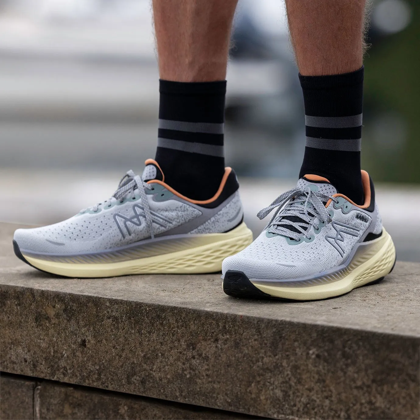 WOMEN'S MESTARI RUN 1.5 - LUNAR ROCK / BUTTERRUM,Women Shoes