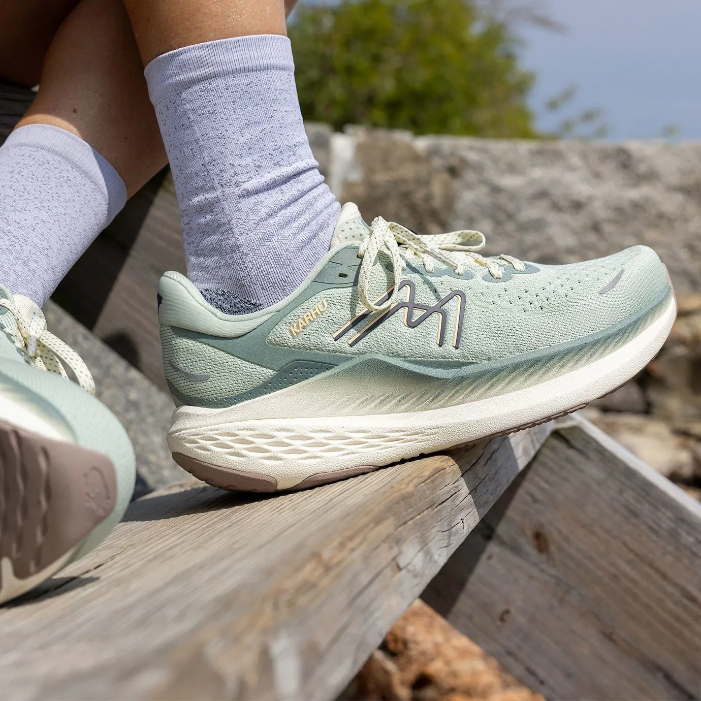 WOMEN'S MESTARI RUN 1.5 - SEA FOAM / EXCALIBUR,Women Shoes