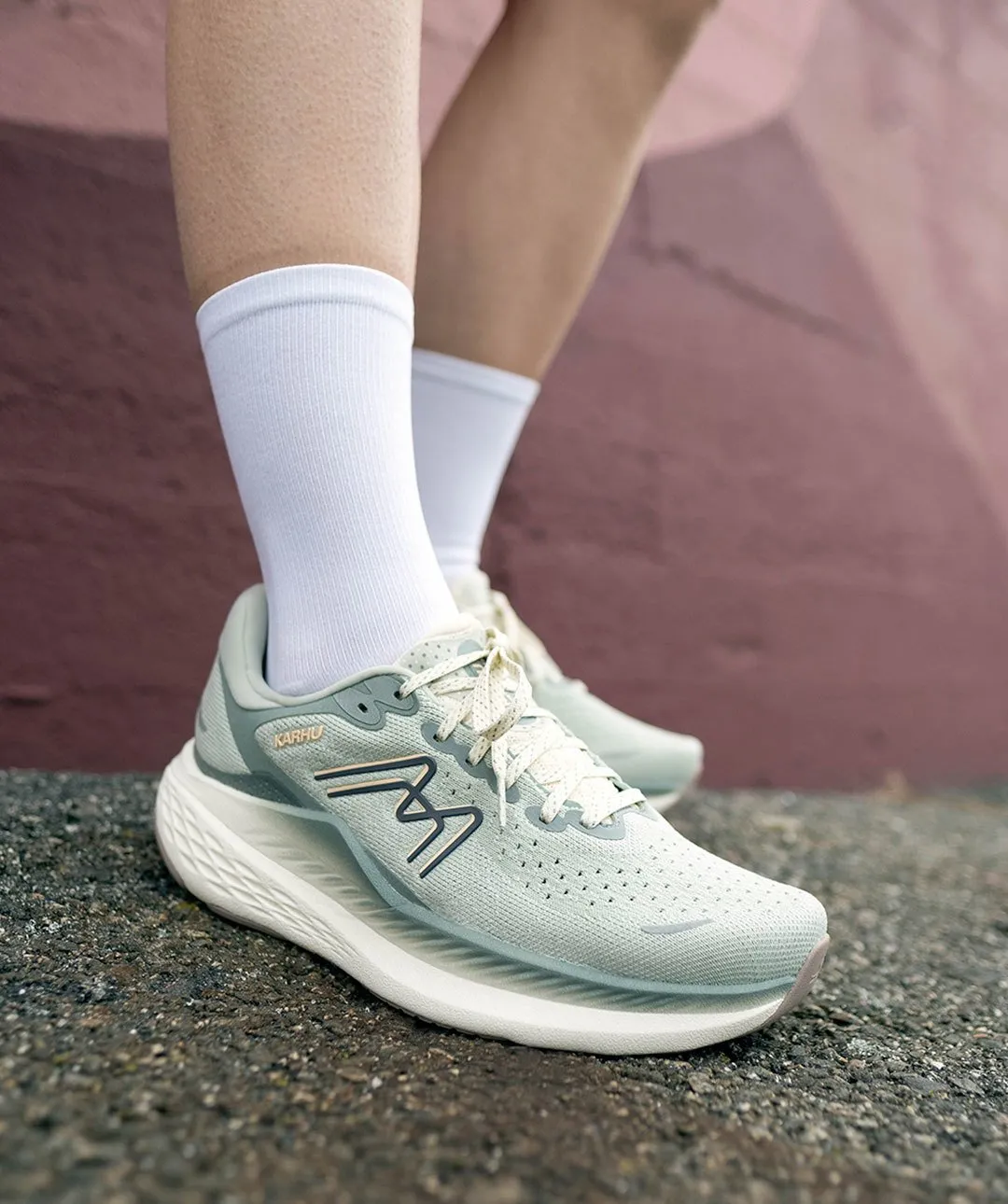 WOMEN'S MESTARI RUN 1.5 - SEA FOAM / EXCALIBUR,Women Shoes