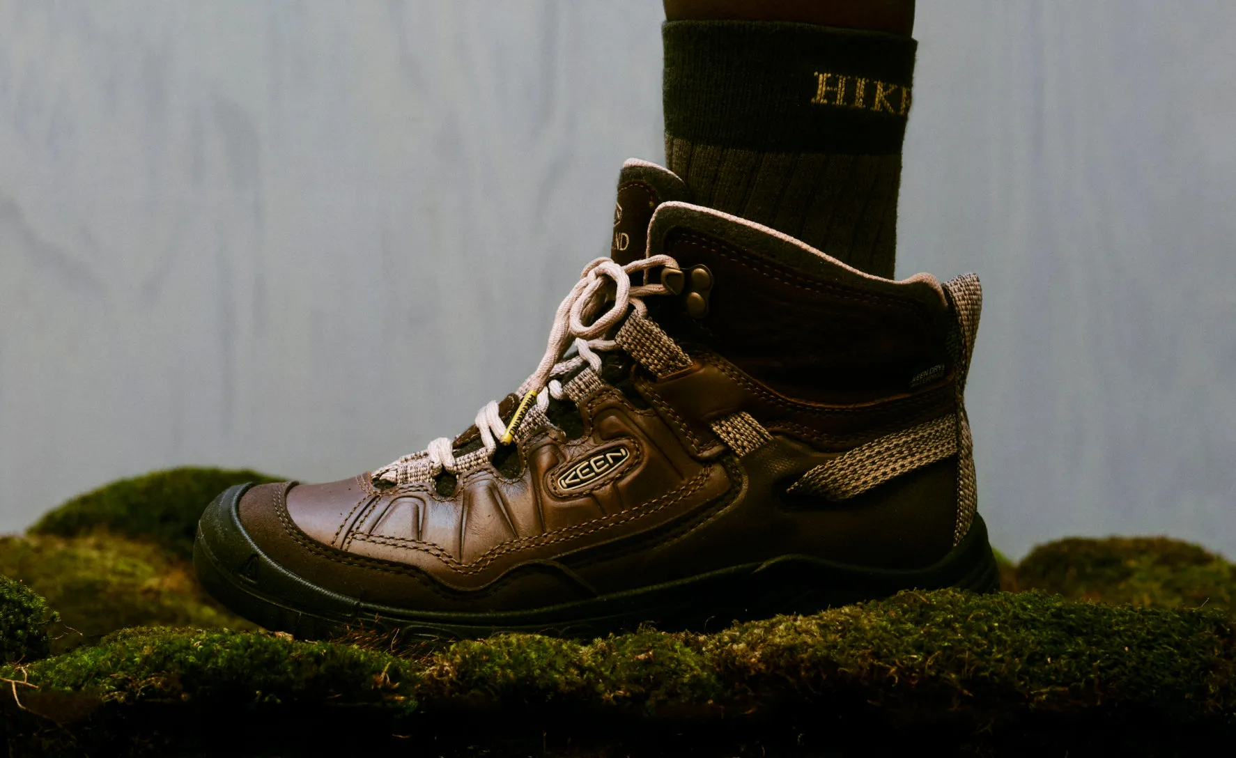 Women's Targhee IV Waterproof Hiking Boot x Hikerkind  |  Dark Earth/Dark Earth,Anti-Slip